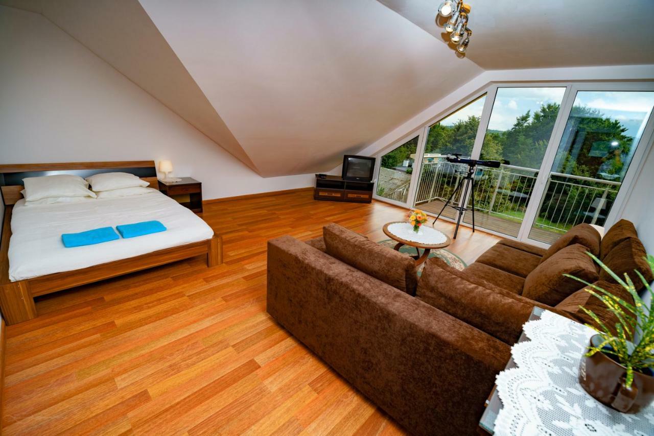 Isaan Ostrzyce Guest House Extérieur photo